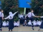 Aditia-dan-Devina-murid-SMPN-1-Ciawi-Bogor-yang-viral-berkat-jago-dansa-bertemu-Agnez-Mo.jpg