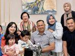 Ahok-rayakan-ultah-ayah-Puput-Nastiti-Devi-secara-sederhana.jpg