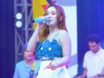 Ajeng-Febrina-Tia-Monika-lirik-lagu.jpg