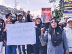 Aksi-buruh-demo-di-depan-Gedung-DPRD-Jember-Jawa-Timur-Kamis-152025.jpg