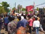 Aksi-unjuk-rasa-menjelang-sidang-tuntutan-terkait-perkara-penganiayaan-sopir-pikap.jpg