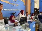 Aktifitas-pelayanan-di-Kantor-Dispenduk-Jember-Jawa-Timur-Jumat-10102025.jpg