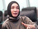 Aktivis-Perlindungan-Anak-dan-Perempuan-Yaqud-Ananda-Gudban-Kapolres-Ngada-AKBP-Fajar.jpg