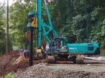 Alat-Berat-Bored-Pile-melakukan-pengeboran-di-lokasi-Proyek-Jalur-Gumitir-Jember.jpg