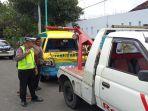 Ambulans-yang-mengalami-kecelakaan-di-simpang-empat-Mojopanggung-Banyuwangi.jpg