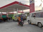Antrian-solar-saat-BBM-naik-di-SPBU-Kradenan-Kecamatan-Palang-Tuban.jpg