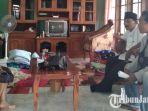 Aparat-saat-mendatangi-rumah-korban-pencurian-di-Banyuwangi.jpg
