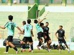 Arema-FC-vs-Persikoba-Batu-Kemenangan-telak-10-1-diraih-oleh-Arema-FC.jpg