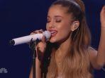 Ariana-Grande-Last-Christmas-1320.jpg