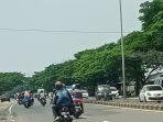 Arus-lalin-jalan-nasional-Lamongan-Babat-Jumat-siang-1242024.jpg