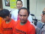 Asril-dan-kawan-kawannya-diamankan-di-Polsek-Sukolilo-setelah-mencuri-25-sepeda-motor.jpg