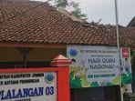 Atap-gedung-SDN-Plalangan-03-Kecamatan-Kalisat-Jember-ambrol.jpg