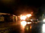Bangkai-Suzuki-Carry-AG-1409-MF-yang-terbakar-berusaha-ditarik.jpg