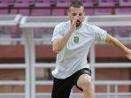 Bek-asing-Persebaya-Dusan-Stevanovic-berlatih-bersama-Persebaya.jpg