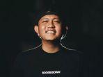 Berikut-chord-gitar-dan-lirik-lagu-Dumes-yang-dibawakan-Denny-Caknan-feat-Wawes.jpg