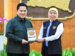 Bertemu Erick Thohir, Gubernur Khofifah Siap Dukung Pengembangan Sepak Bola Akar Rumput di Jatim