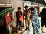 Bupati-Banyuwangi-Ipuk-Fiestiandani-meninjau-lokasi-terdampak-angin-puting-beliung-di-Srono.jpg