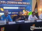 Bupati-Jember-Hendy-Siswanto-saat-jumpa-pers-Festival-Jember-Kota-Cerutu-Indonesia-2023.jpg