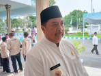 Bupati-Jombang-Warsubi-saat-dikonfirmasi-awak-media-di-Pendopo-Kabupaten.jpg