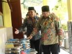 Bupati-Jombang-Warsubi-saat-memantau-berjalannya.jpg