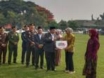 Bupati-Jombang-Warsubi-saat-memimpin-Upacara-Hari-Sumpah-Pemuda-di-Lapangan-Pemkab-Jombang.jpg