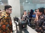 Bupati-Kediri-Hanindhito-Himawan-Pramana-saat-meluncurkan-Mall-Pelayanan-Publik.jpg
