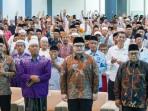 Bupati-Kediri-Hanindhito-Himawan-Pramana-saat-menghadiri-acara-tasyakuran-jemaah-haji-Kediri.jpg