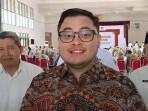 Bupati-Kediri-Hanindhito-Himawan-Pramana-usai-hadiri-acara-penyerahan-BLT.jpg