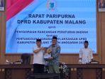 Bupati-Malang-Sanusi-bersama-Wakil-Ketua-I-DPRD-Kabupaten-Malang-Kholiq.jpg