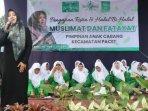 Bupati-Mojokerto-Ikfina-Fahmawati-dalam-kegiatan-bersama-Muslimat-NU-di-Desa-Cembor-mojokerto.jpg