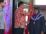 Bupati-Nganjuk-Marhaen-Djumadi-mewisuda-ratusan-peserta-Sekolah-Orang-Tua-Hebat-SOTH.jpg