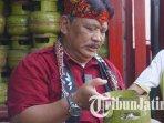 Bupati-Nganjuk-Marhaen-Djumadi-saat-melakukan-sidak-ketersediaan-elpiji.jpg