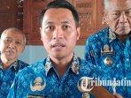 Bupati-Tuban-Aditya-Halindra-Faridzky-dan-jajaran-pejabat-saat-memberikan-keterangan-pers-2025.jpg