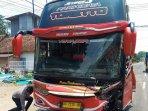 Bus-pariwisata-dan-mobil-Toyota-Yaris-terlibat-kecelakaan-di-Jombang-2025.jpg
