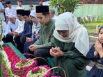 Calon-Gubernur-Jawa-timur-nomor-urut-dua-Khofifah-Indar-Parawansa-melakukan-ziarah-ke.jpg