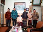Chairul-Tanjung-tampak-mendatangi-Pesantren-Lirboyo.jpg