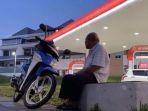 Cheong-Kah-Pin-rela-naik-motor-ke-penjara-jenguk-sang-anak.jpg