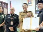 DPRD-dan-Pemkot-Malang-menyepakati-Ranperda-Penyelenggaraan-Perpustakaan-dalam-Rapat-Paripurna.jpg