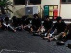 Delapan-remaja-yang-membawa-atribut-kelompok-gangster-ditangkap-polisi.jpg