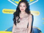 Desainer-muda-Shasha-Regina-di-panggung-runway-Tunjungan-Plaza-Surabaya.jpg