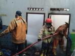 Diduga-akibat-hubungan-arus-pendek-listrik-sebuah-rumah-di-Dusun-Semampir-terbakar.jpg