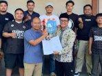 Eko-Wahyudi-resmi-mengakuisisi-saham-kepemilikan-Persatu-Tuban.jpg
