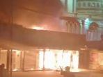 Empat-stan-di-Pasar-Pucuk-yang-terbakar-Kamis-1292024-malam.jpg