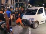 Evakuasi-TKP-kecelakaan-antara-sepeda-motor-dan-pikap.jpg
