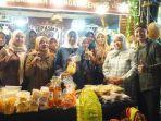Evi-Martiani-Tontro-mengunjungi-stand-stand-yang-ada-di-Gelaran-Sepasma-Sepasar-Ing-Madiun.jpg