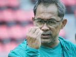 Foto-Pelatih-Persebaya-Aji-Santoso.jpg