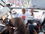 Ganjar-Pranowo-menyambangi-para-pemudik-yang-pulang-ke-kampung-halaman.jpg