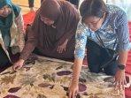 Gelaran-lokakarya-Jejak-Alam-Ecoprint-Batik-Herritage-Wyndham-Hotel-Surabaya.jpg