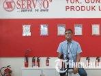 General-Manager-PT-Servvo-Fire-Indonesia-Hendra-Prasetyo-saat-menjelaskan-produk-Apar-unggulan.jpg