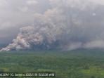 Gunung-Semeru-mengalami-erupsi-sore-ini-Rabu-19112025.jpg